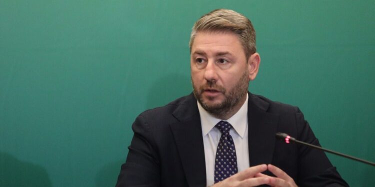 ΠΑΣΟΚ: Η ενωτική προσπάθεια του Νίκου Ανδρουλάκη και το «θρίλερ» με το Συνέδριο