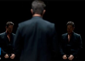 Νίκος Οικονομόπουλος- Kουράστηκα να σ’αγαπώ | Νέο Music Video