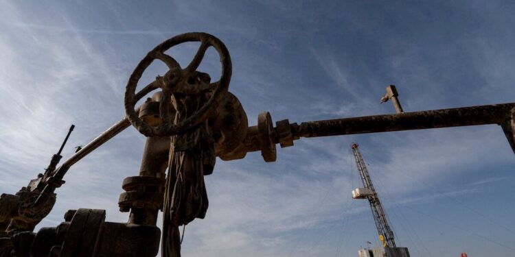 Κοντά σε χαμηλό πενταετίας το αργό πετρέλαιο – Τι δείχνουν τα σημάδια για τη συνέχεια