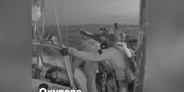 Γάζα: Ρεσάλτο των ισραηλινών δυνάμεων σε 3 ελληνικά σκάφη – Ανάμεσα στο πλήρωμα Πέτη Πέρκα και Ιάσωνας Αποστολόπουλος