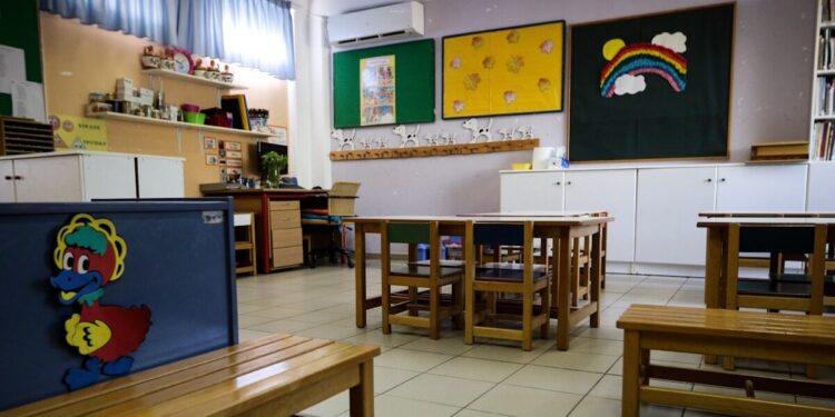 Βρεφονηπιακοί Σταθμοί: Σήμερα η νέα πρόσκληση, ανακοίνωσε η Μιχαηλίδου – «Αυξάνουμε τα εισοδηματικά κριτήρια και βάζουμε τέλος στο πλαφόν των πολυτέκνων»