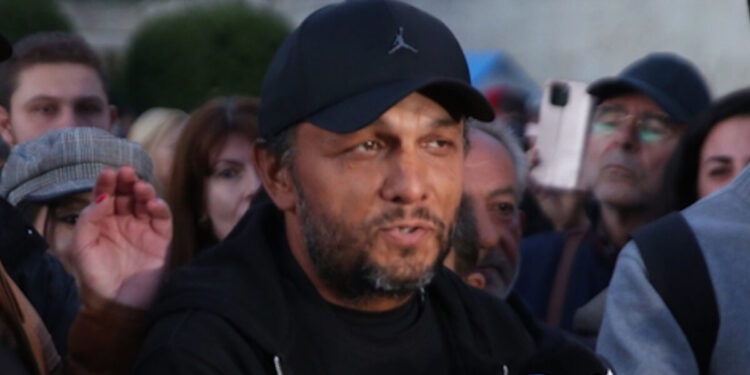 Πάνος Ρούτσι: «Ο Νίκος Καρβέλας ερχόταν σχεδόν κάθε βράδυ, ήταν πολύ όμορφο, γιατί το έκανε με την καρδιά του, χωρίς δημοσιότητα»