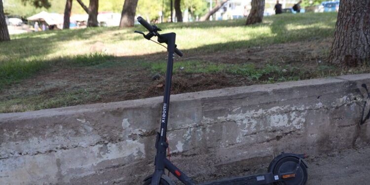 Τροχαίο δυστύχημα στην Πέτρου Ράλλη: Οδηγός μηχανής παρέσυρε 44χρονο με πατίνι και τον εγκατέλειψε – Ξεψύχησε το θύμα