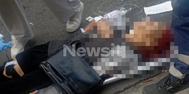 Πειραιάς: Ακρωτηριάστηκε στο πόδι η 72χρονη που παρασύρθηκε από λεωφορείο – «Κινδυνεύει να πεθάνει» λέει συγγενικό της πρόσωπο