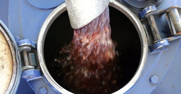 Πετρέλαιο: Άνοδο 5% καταγράφει η τιμή του αργού μετά τις νέες αμερικανικές κυρώσεις σε βάρος της Ρωσίας