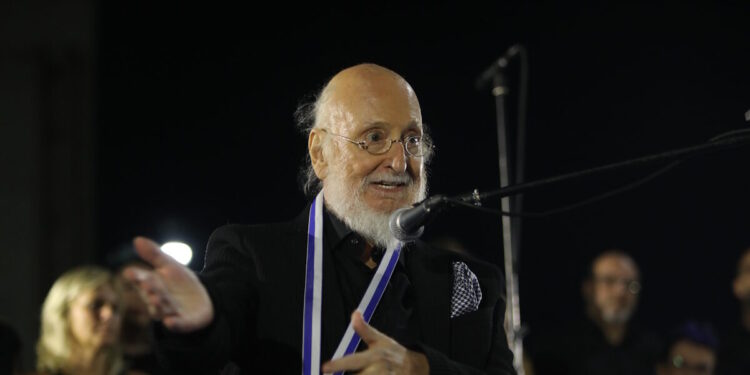 Όταν ο Διονύσης Σαββόπουλος μίλησε για την «Άσπα του»: Είναι η γυναίκα της ζωής μου, αποφάσισα να την παντρευτώ μέσα στη φυλακή