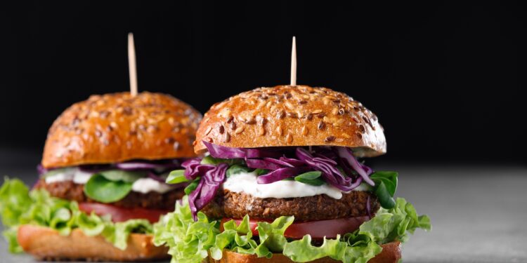 Ευρωκοινοβούλιο: Τέλος οι όροι «λουκάνικο» και «μπριζόλα» για χορτοφαγικά προϊόντα