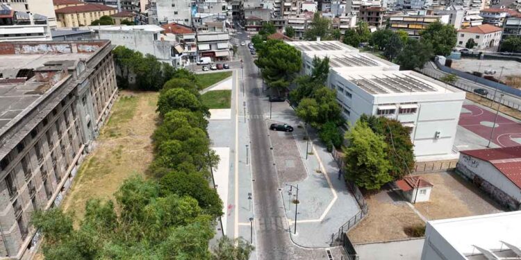 Σε τροχιά υλοποίησης μεγάλες αναβαθμίσεις στα σχολεία του Αγρινίου – Υπεγράφη η σύμβαση