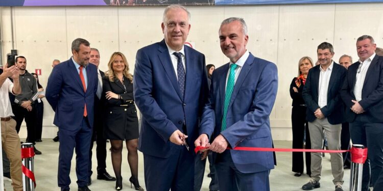 Θεοδωρικάκος: Δυναμικός πυλώνας της βιομηχανίας το ελληνικό αλουμίνιο