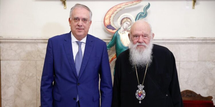 Συνάντηση Θεοδωρικάκου – Ιερώνυμου για την κοινωνική συνοχή και την ανάπτυξη