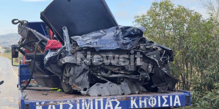 Τροχαίο δυστύχημα στην Αθηνών – Λαμίας με 2 νεκρούς: «Το ένα αυτοκίνητο ήταν μέσα στο άλλο»