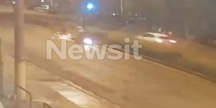 Αργυρούπολη: Βίντεο ντοκουμέντο από το σοκαριστικό τροχαίο με τους 2 νεκρούς – Η στιγμή που η μηχανή πέφτει πάνω σε κολώνα