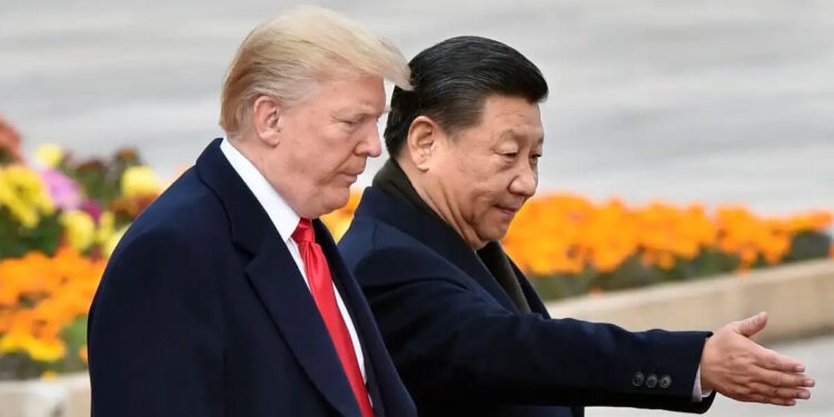 Η κλιμάκωση των δασμών Tραμπ επαναφέρει τους φόβους στις αγορές – Αγωνία για αμερικανικές μετοχές, δολάριο και bitcoin