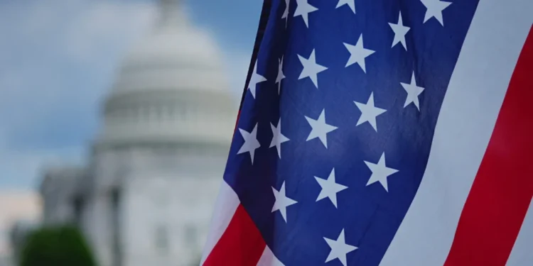 Απολύσεις δημοσίων υπαλλήλων με όχημα το shutdown σχεδιάζει ο Τραμπ στις ΗΠΑ