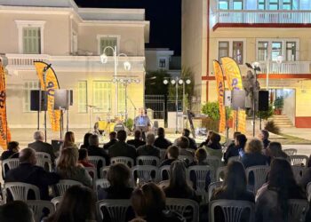 Το Μεσολόγγι υποδέχθηκε τους πρωτοετείς φοιτητές με γιορτή στην κεντρική πλατεία (φωτο)