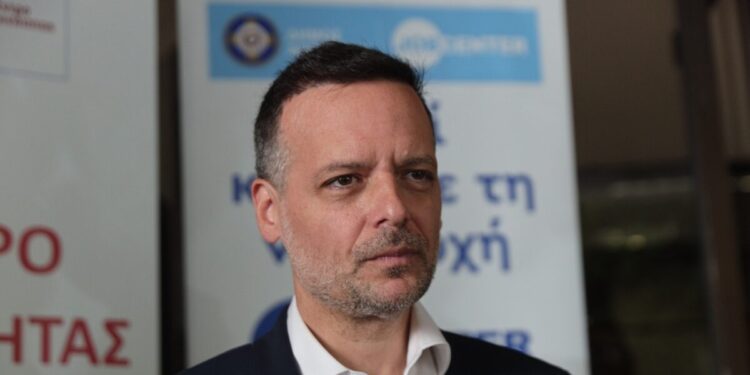 Στη δικαιοσύνη προσφεύγει ο Χάρης Δούκας για την ανάθεση της καθαριότητας του μνημείου του Αγνώστου Στρατιώτη σε ιδιώτη – Η απάντηση του υπουργείου Άμυνας