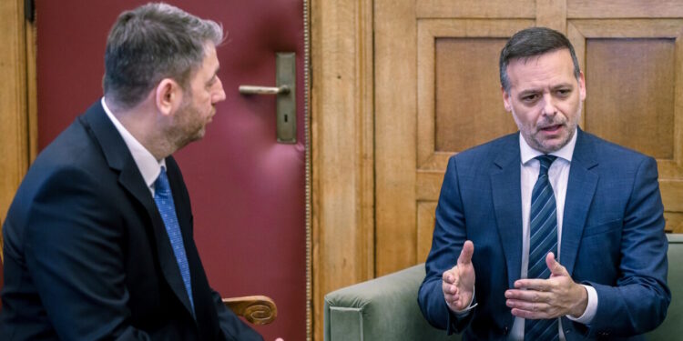 Δούκας κατά Ανδρουλάκη για «αποκλεισμούς στελεχών» εν όψει του συνεδρίου του ΠΑΣΟΚ – «Άνοιγμα» σε Τσίπρα