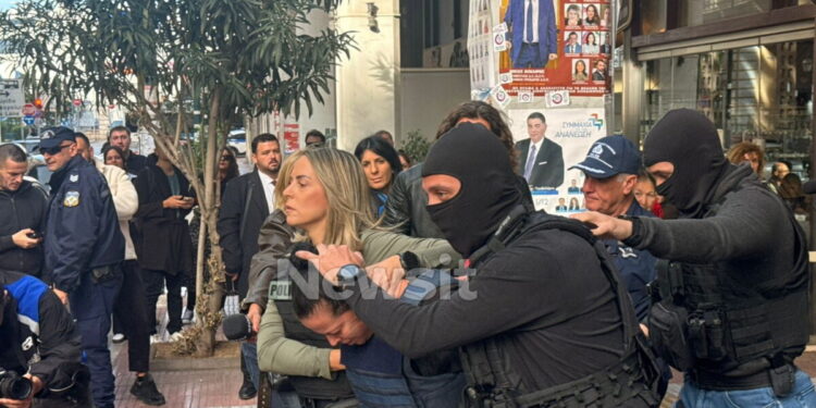 Σαλαμίνα: Για ψυχιατρικά θέματα είχε νοσηλευτεί η 46χρονη που δολοφόνησε την πεθερά της – Πήρε προθεσμία να απολογηθεί την Παρασκευή