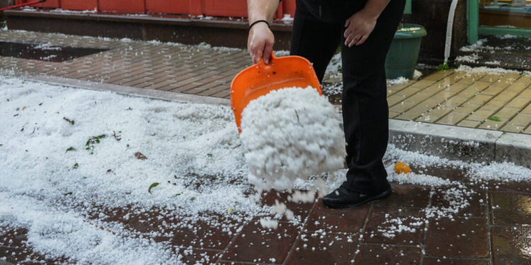 Η κακοκαιρία Adel επιμένει σε Ανατολικό Αιγαίο και Δωδεκάνησα με βροχές και καταιγίδες – Σε ισχύ το Red Code