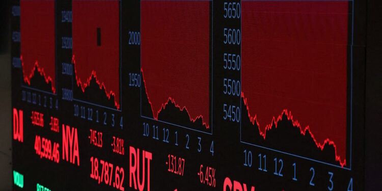 Wall Street: Οι μετοχές κατέγραψαν τη χειρότερη συνεδρίαση του τελευταίου μήνα