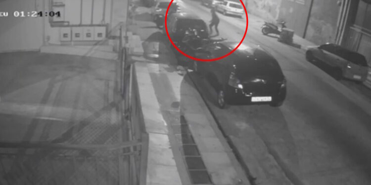 Άγιος Παντελεήμονας: Συνελήφθη ο δράστης που πέταξε χειροβομβίδα σε καφετέρια – Βίντεο η στιγμή της ρίψης