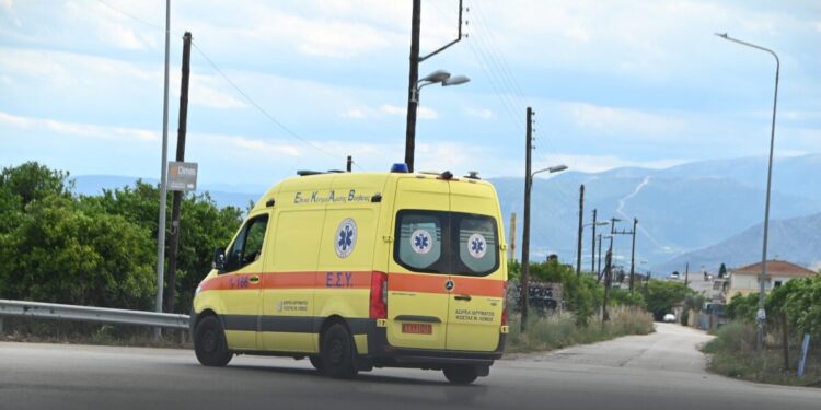 Κερατσίνι: Μια νεκρή από ανατροπή μικρού φορτηγού