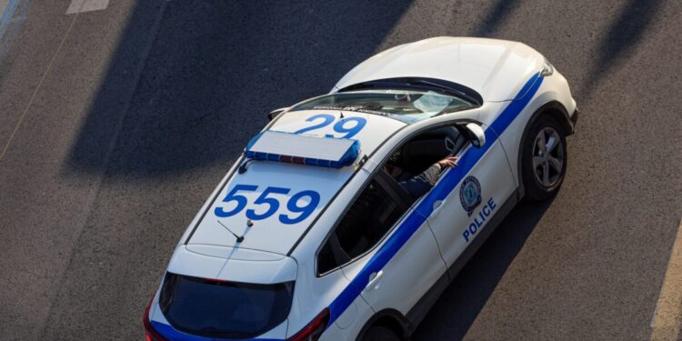 Πατήσια: Συμμορία παγίδευε θύματα μέσω ραντεβού στα social media – Τους παρέσερναν σε διαμέρισμα και τους έκλεβαν