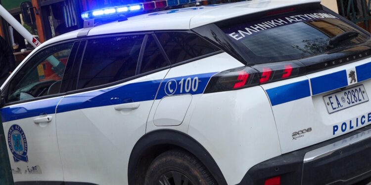 Μενίδι: 14χρονη απέβαλε από το ξύλο – Κατήγγειλε ότι την χτύπησε η μητέρα της