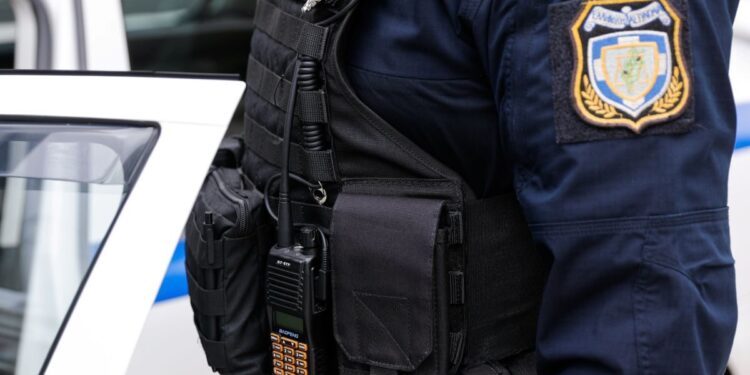 Θεσσαλονίκη: 32χρονος επιτέθηκε και τραυμάτισε αστυνομικό που προσπάθησε να τον ελέγξει
