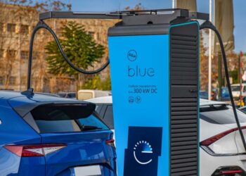 Έρχονται 2.500 σύγχρονοι σταθμοί φόρτισης από τη ΔΕΗ εντός διετίας