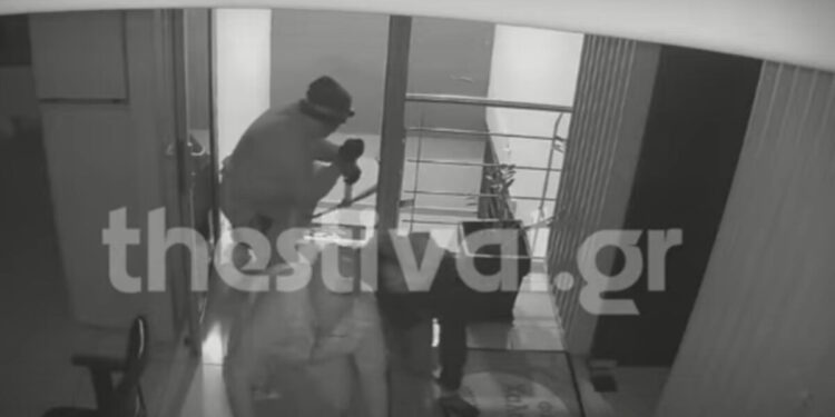 Θεσσαλονίκη: Καρέ-καρέ η δράση των 4 Ρομά που έκλεβαν χρηματοκιβώτια και «έτρωγαν» τις «εισπράξεις» στο καζίνο