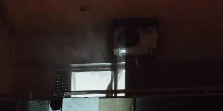 Νέος Κόσμος: Φωτιά σε διαμέρισμα μετά από ισχυρή έκρηξη – Δείτε βίντεο