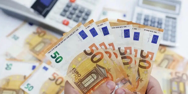 Έρχονται 148.500 προσλήψεις στο Δημόσιο και αυξήσεις σε όλους τους μισθούς και τις συντάξεις μέχρι το 2029