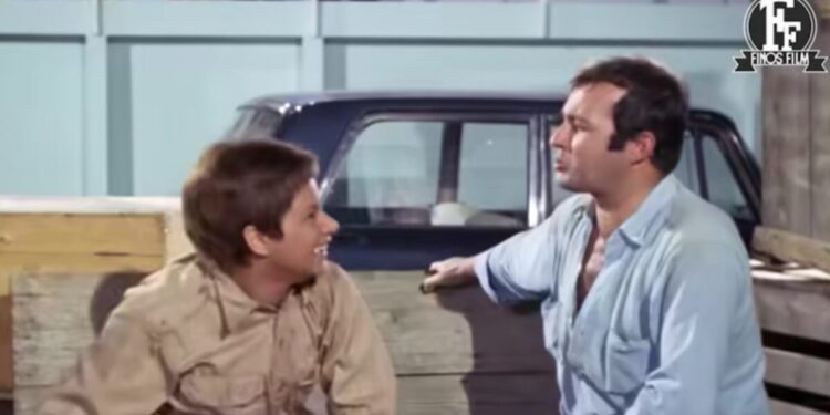 H Finos Film γιορτάζει την Black Friday: Δείτε σκηνές με κορυφαίους ηθοποιούς σε «μανία» υπερκατανάλωσης