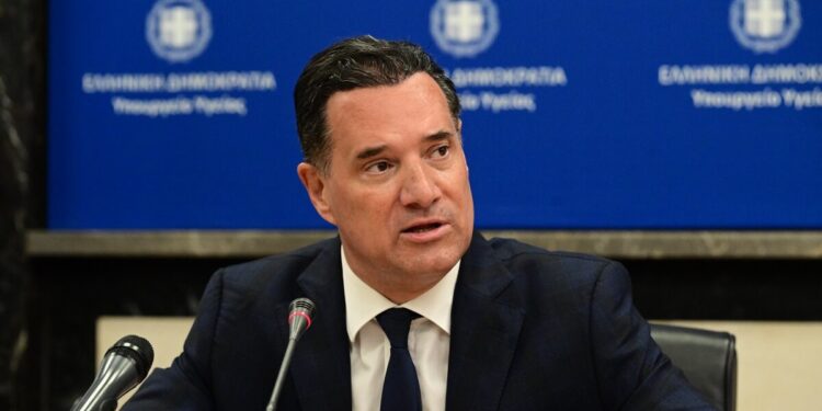 Γεωργιάδης: Η μόνη ορθή πράξη του Τσίπρα ήταν η κωλοτούμπα στο δημοψήφισμα – Τότε είχα στείλει την οικογένειά μου στην Αμερική