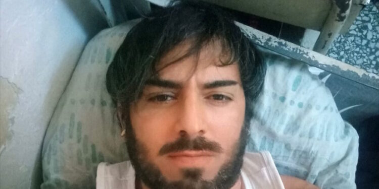 Κρατούμενος πρώην παίκτης reality ανεβάζει στο Facebook βιντεοκλίπ μέσα από το κελί – Είχε μπουκάρει στο Εφετείο φορτωμένος με ναρκωτικά