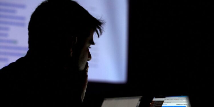 Υποκλοπές: Τα μηνύματα Λαβράνου και Τρίμπαλη στο δικαστήριο – Ο μάρτυρας «καίει» τον κατηγορούμενο της Krikel