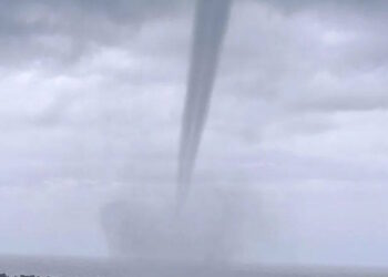 Υδροστρόβιλος εμφανίστηκε στην Κέρκυρα: Εντυπωσιακές εικόνες