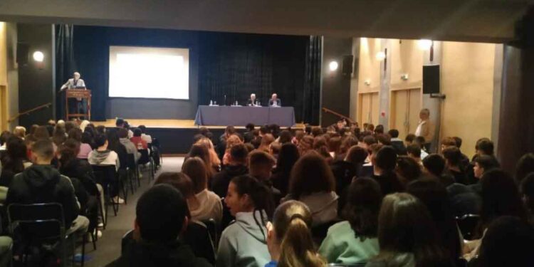 Ενημερωτική ημερίδα στο Αγρίνιο: «Ναι στη ζωή – Όχι στο κάπνισμα» (φωτο)