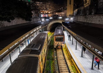 ΗΣΑΠ: Ακινητοποιημένος συρμός μεταξύ Καλλιθέας και Ταύρου – Δύο άνθρωποι έπεσαν στις ράγες του τρένου