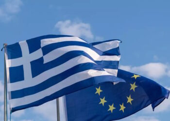 Κομισιόν: 9 κίτρινες κάρτες στην Ελλάδα για κοινωνικά θέματα – Παραμένει η θλιβερή πρωτιά στο κόστος στέγασης