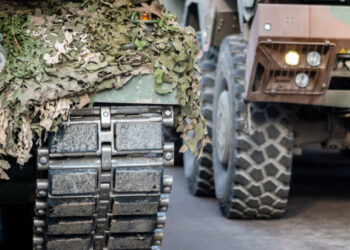 Η ΕΕ εγκρίνει το «Omnibus V»: Ταχύτερες αδειοδοτήσεις και ενίσχυση της ευρωπαϊκής αμυντικής βιομηχανίας