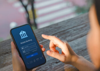 Τράπεζες: Προβλήματα σε δίκτυα και e-banking λόγω μεγάλου όγκου συναλλαγών