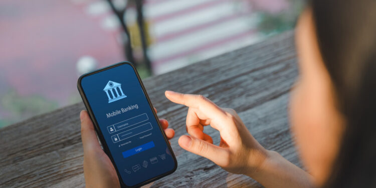 Τράπεζες: Προβλήματα σε δίκτυα και e-banking λόγω μεγάλου όγκου συναλλαγών