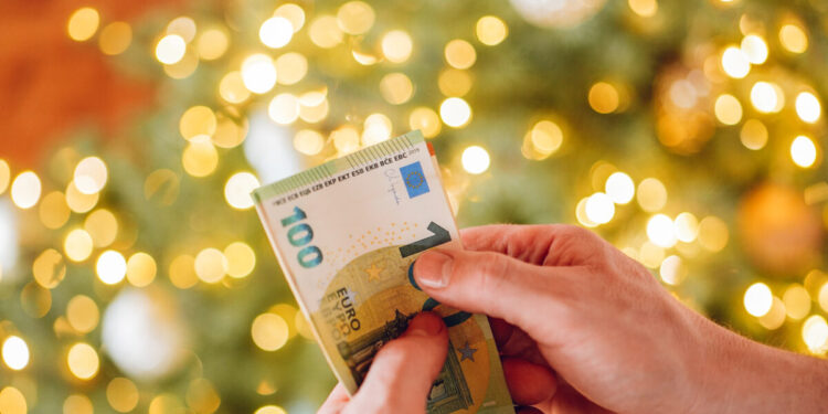 Δώρο Χριστουγέννων 2025: Πότε καταβάλλεται και πως υπολογίζεται
