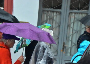 Καιρός σήμερα: Μικρή πτώση της θερμοκρασίας με βροχές και καταιγίδες στα ανατολικά Ηπειρωτικά, τις Κυκλάδες και την Κρήτη