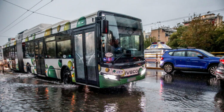 Κακοκαιρία Adel: Γιατί η Αττική πλημμύρισε με 40 χιλιοστά βροχής – Η εξήγηση του μετεωρολόγου Θοδωρή Κολυδά