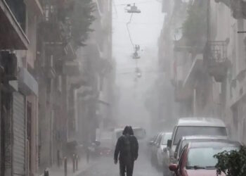 Καιρός αύριο: Συνεχίζονται οι ισχυρές καταιγίδες, νέα πτώση της θερμοκρασίας