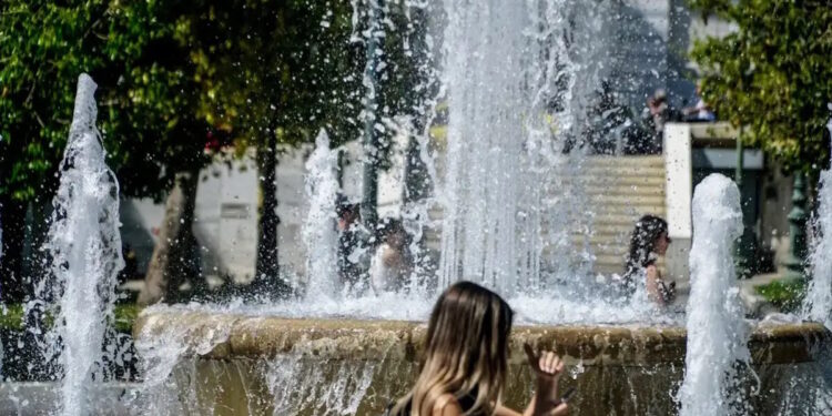 Καιρός σήμερα: Τοπικές βροχές, συννεφιές και άνοδος της θερμοκρασίας