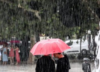 Καιρός αύριο: Ισχυρές βροχές, καταιγίδες και πτώση της κακοκαιρίας